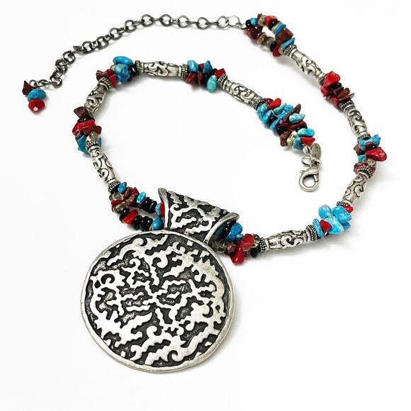 Chico’s Silver Textured Pendant Necklace - Picture 1 of 9